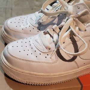 Air Force 1 (White/White) Size 6Y
